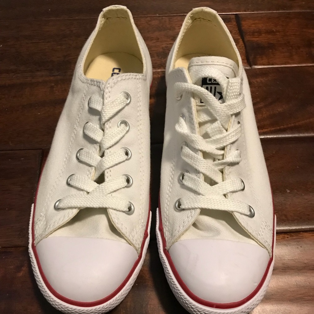 Brand new women’s converse sneaker